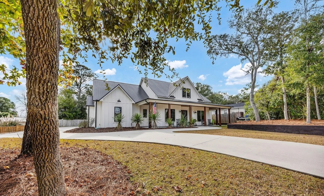 MODERN LUXURY PROPERTY